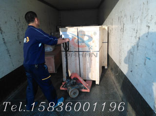 316L不銹鋼振動篩分機(jī)發(fā)貨現(xiàn)場